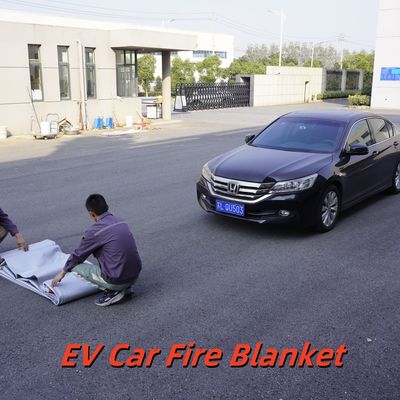 EV Car Fire Blanket Gray 550℃ Thermal Resistance for Sedan SUV