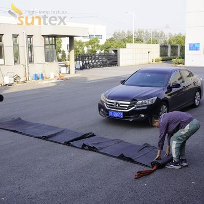 Electric Vehicle Fire Protection Blanket with 550℃/1000℃ Thermal Resistance for Oxygen Deprivation and Easy Two-Person Deployment